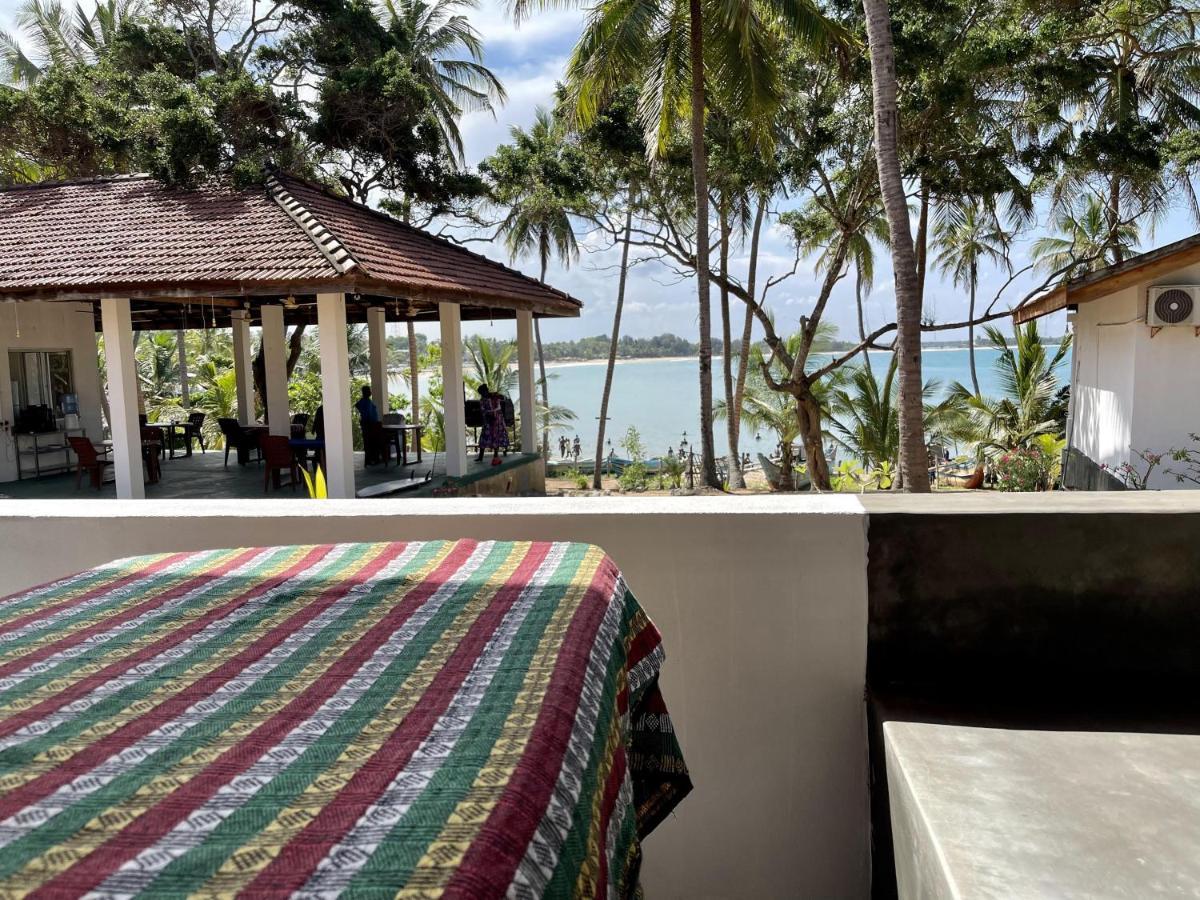 Hotel Lazy Bay Arugam Bay Exterior foto
